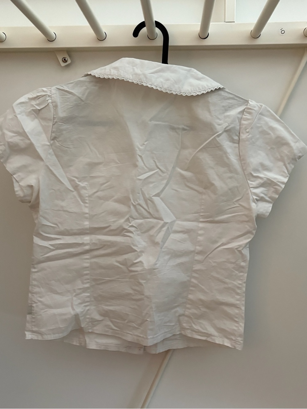 White Peter Pan Collar Button-Up Blouse - Picture 2 of 2